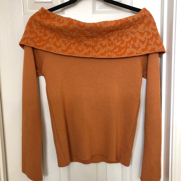 Versace - Picture 2 of 7